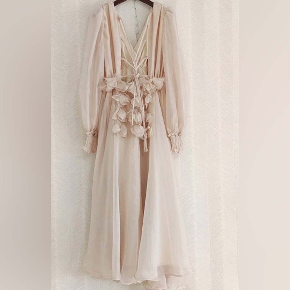 L’atiste By Amy ORGANZA Maxi DRESS WITH 3D FLORAL APPLIQUÉS Size S - Picture 7 of 7